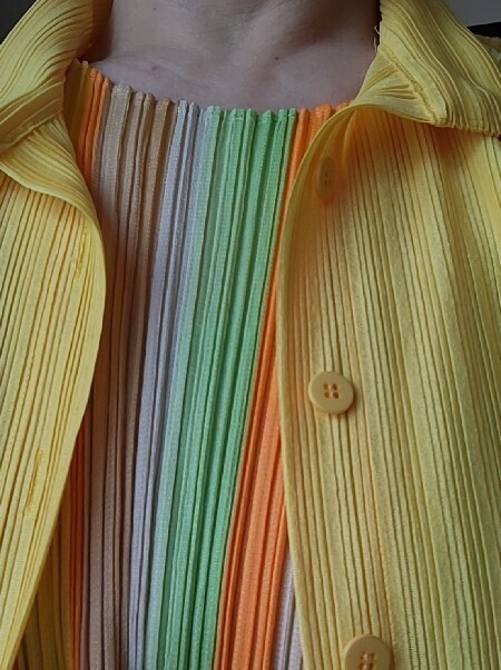 20230414 PLEATS PLEASEビタミンカラー.JPG